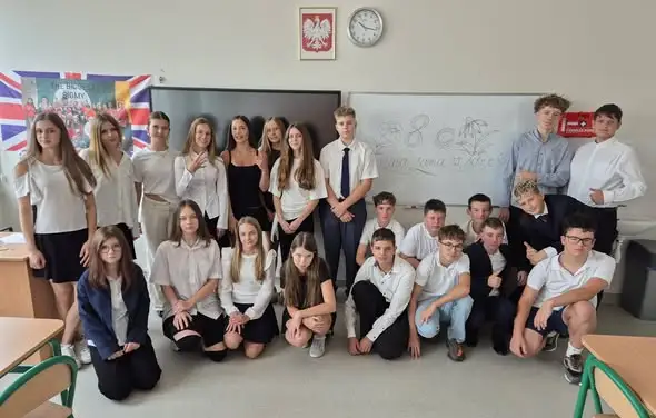 Klasa 8c ze Szkoły Podstawowej nr 2 w Trzebnicy rozpoczyna nowy rok szkolny