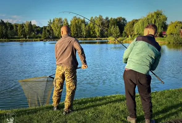 Zawody wędkarskie strażaków w Żmigrodzie: sportowa rywalizacja i integracja