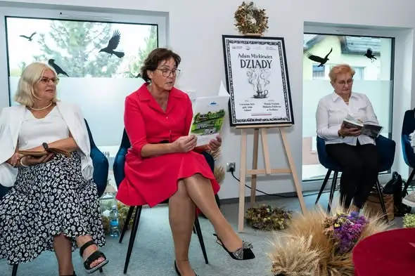 Narodowe Czytanie „Dziadów” w Trzebnicy – rekordowy udział szkół i wyjątkowa oprawa