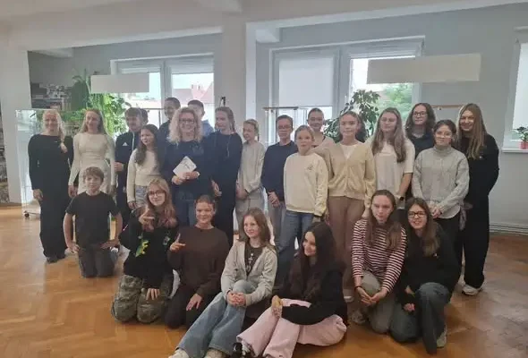 Sylwia Trojanowska spotkała się z uczniami – warsztaty literackie w bibliotece