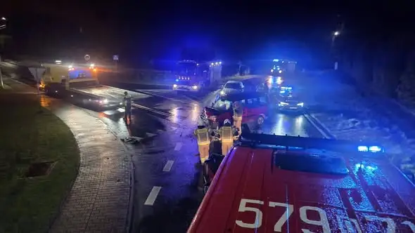Wypadek komunikacyjny w Zawoni — interweniowały służby ratunkowe