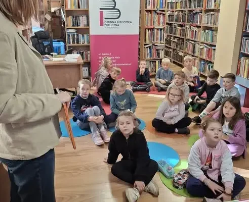 Detektywistyczne spotkanie z Mają Strzałkowską w bibliotece w Wiszni Małej
