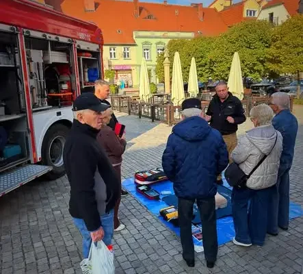 Żmigród: pokaz ratownictwa i edukacja o bezpieczeństwie na rynku
