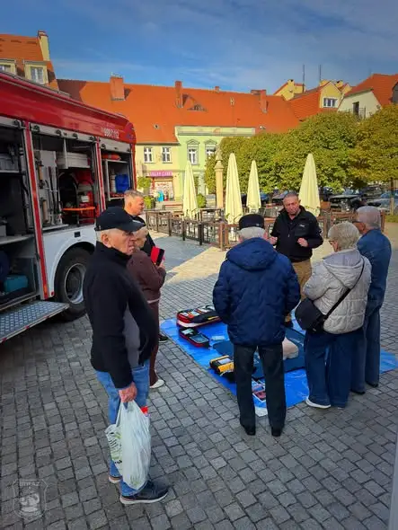 Żmigród: pokaz ratownictwa i edukacja o bezpieczeństwie na rynku