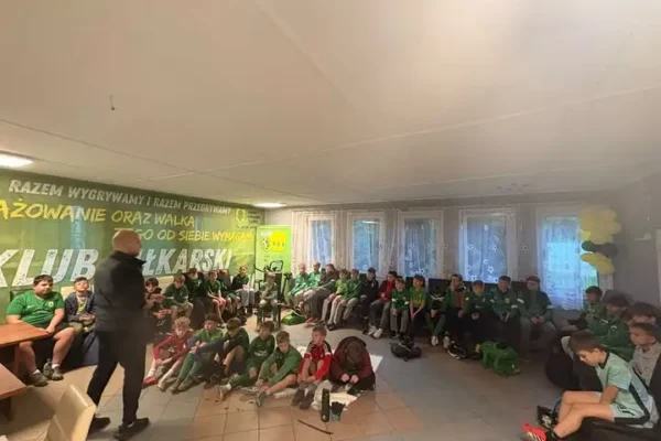 Warsztaty mentalne w Borze – Jakub Suchy szkolił młodych piłkarzy