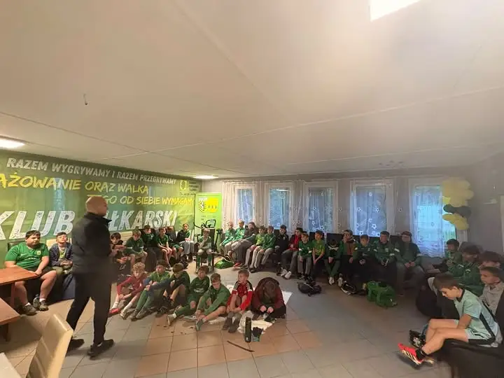 Warsztaty mentalne w Borze – Jakub Suchy szkolił młodych piłkarzy