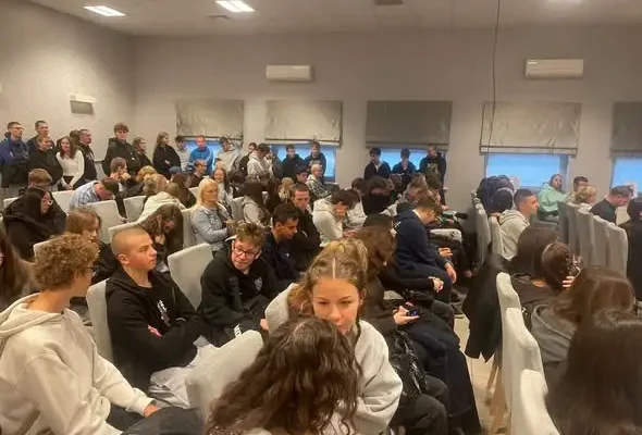 Trzebnica: uczniowie technikum na otwarciu Ogólnopolskiego Tygodnia Kariery