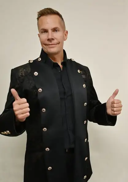 Magia i iluzja w GOK Zawonia – Marcin Gogołowicz oczarował publiczność