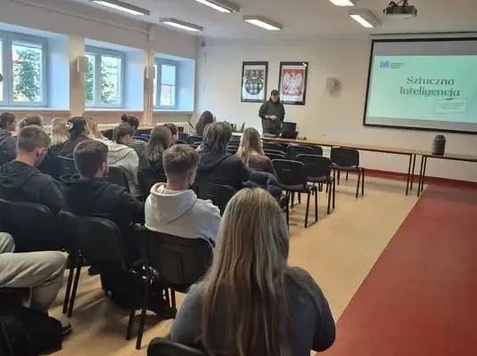 Warsztaty z AI i szybkiej nauki w Trzebnicy – uczniowie zdobywają nowe umiejętności