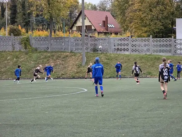 Trampkarze Polonii Trzebnica rozegrali sparing z Baryczą Sułów