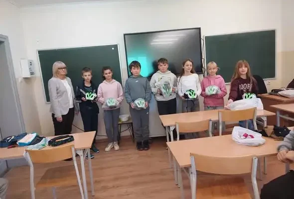Kaski rowerowe dla piątoklasistów nagrodą za Kartę Rowerową