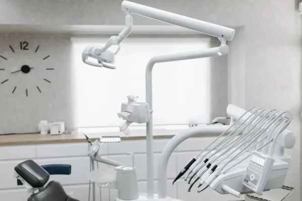 Trzebnica: dentysta wraca do Szkoły Podstawowej nr 3 po 13 latach
