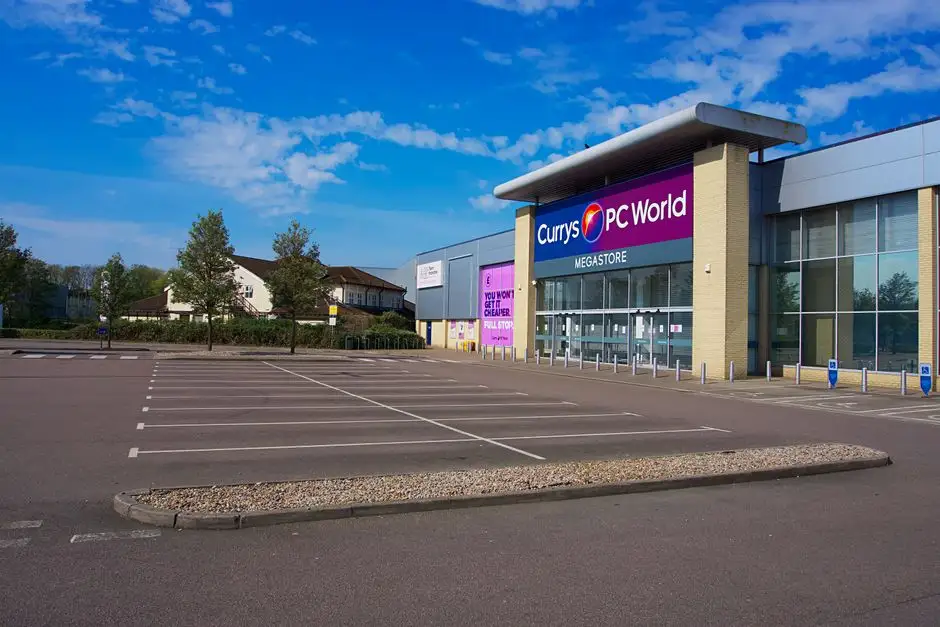 Nowy park handlowy w Trzebnicy – 12 sklepów i 150 miejsc pracy